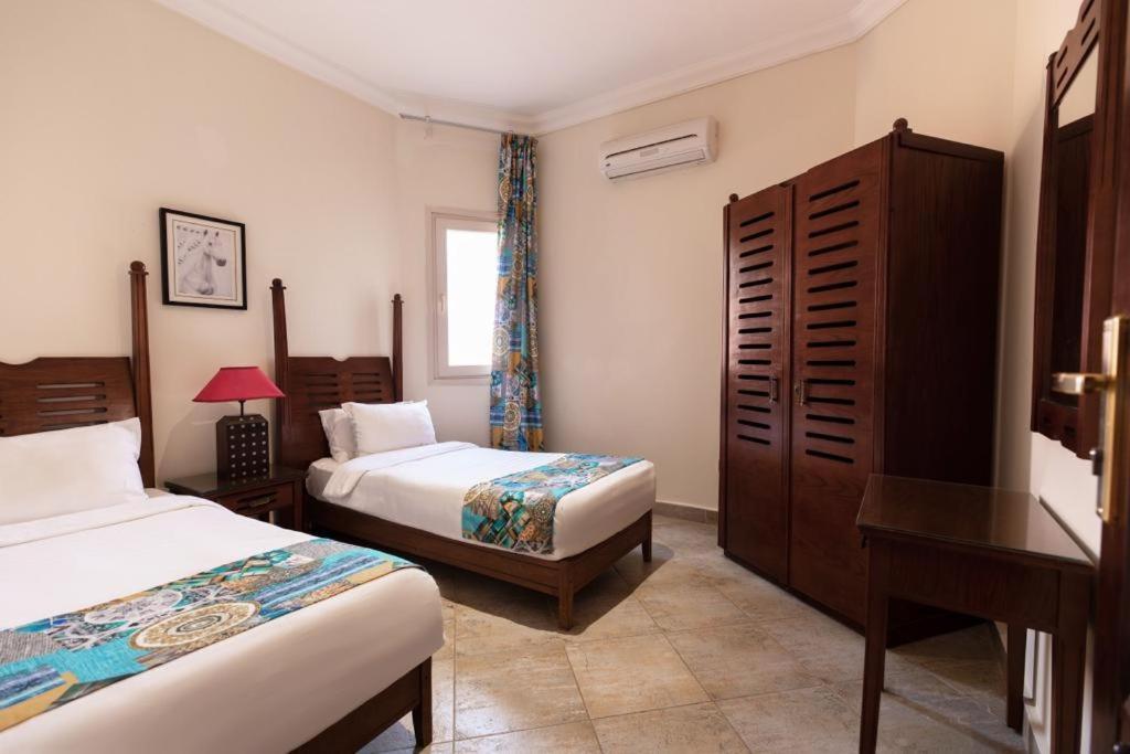 Golden Ocean Marina Hotel Ел Аламейн Екстериор снимка